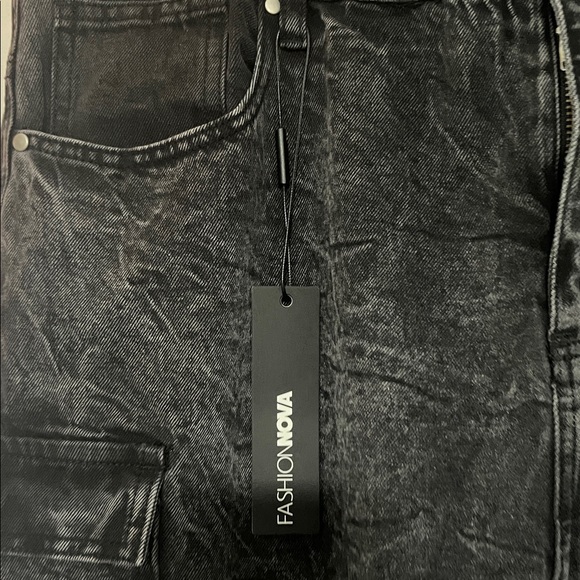 Fashion Nova Mad for you Cargo Jeans - Picture 4 of 6